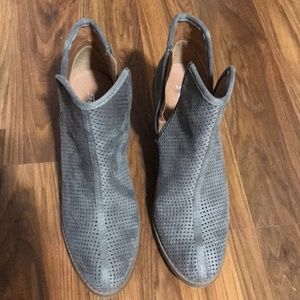 Soda super cute gray boots